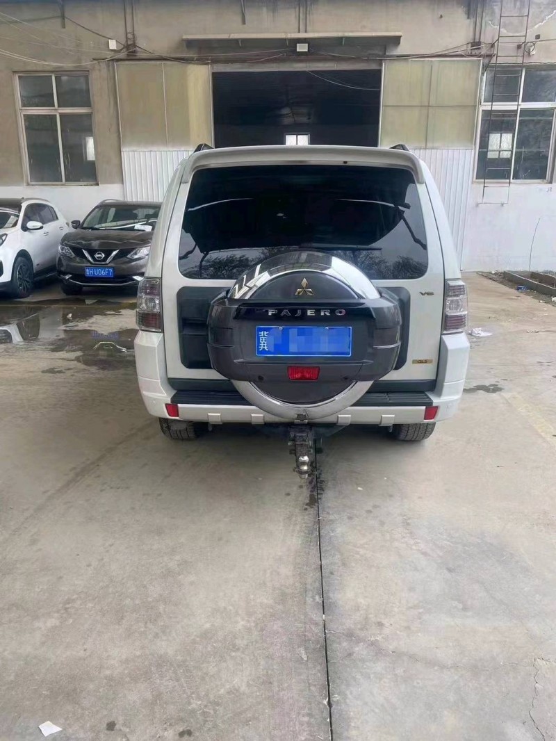 保定15年三菱帕杰罗9