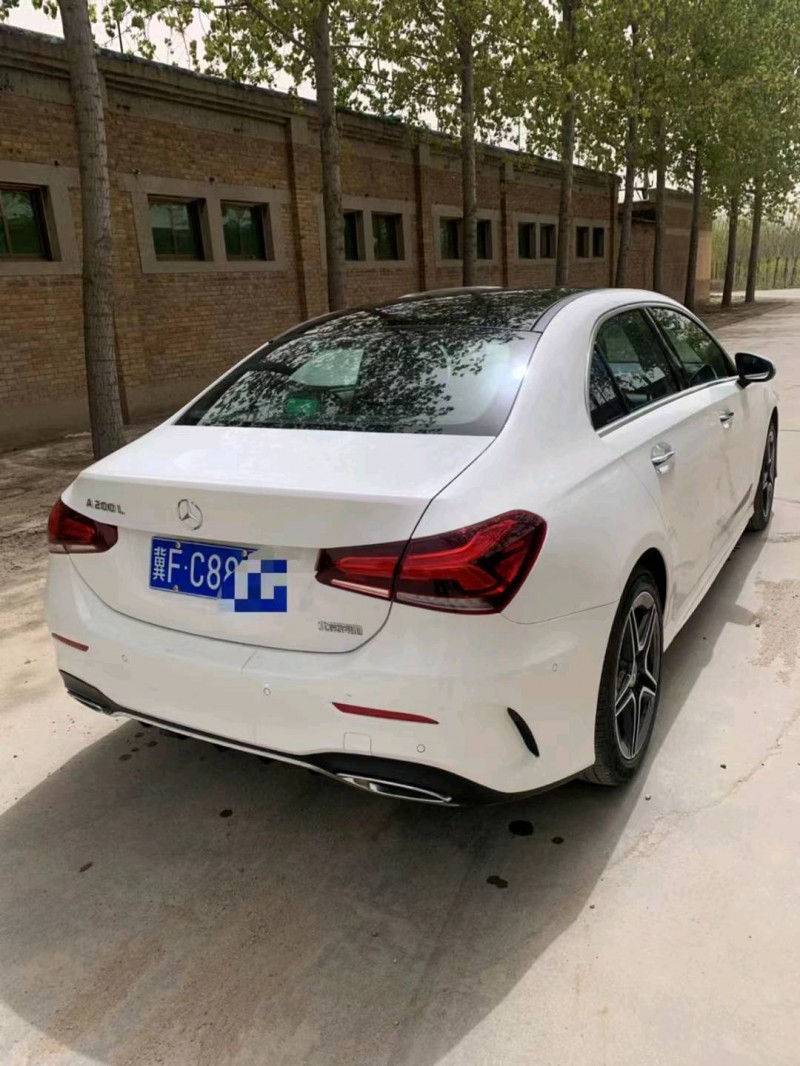 保定19年奔驰A8