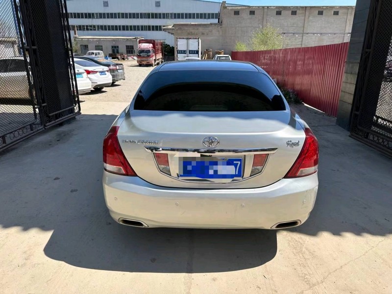 保定11年丰田皇冠9