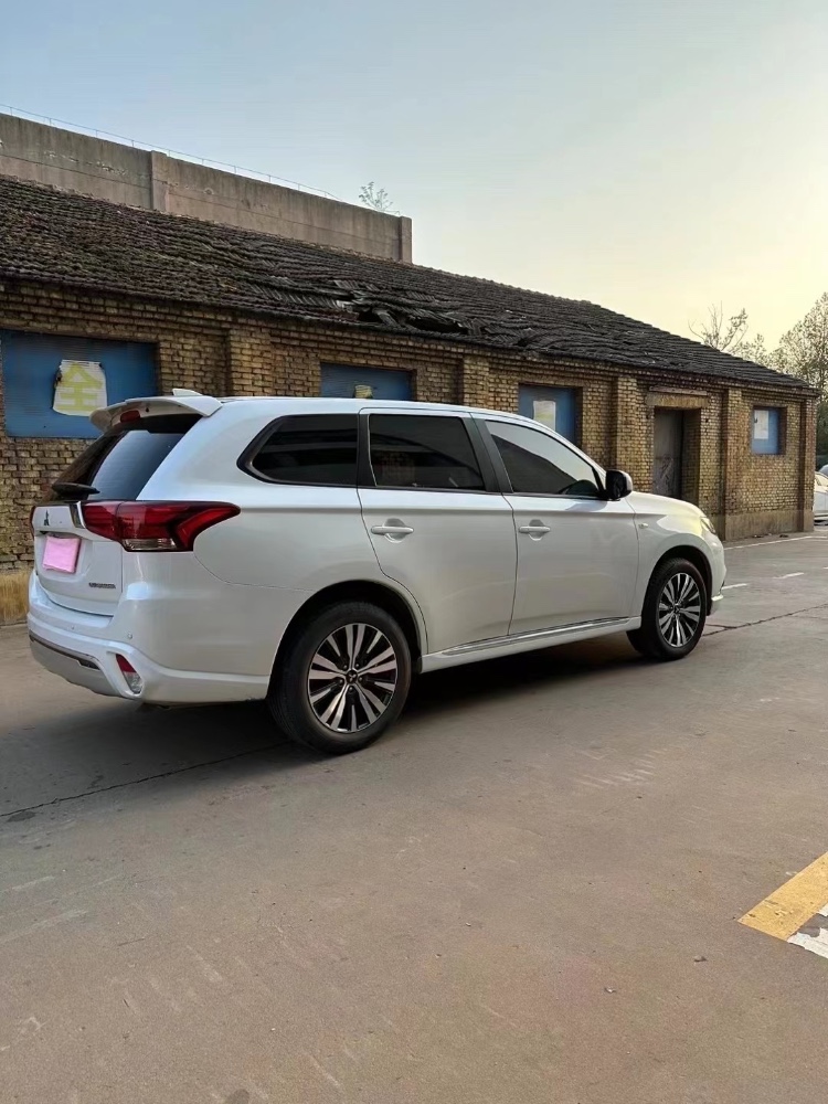 邢台22年三菱欧蓝德3