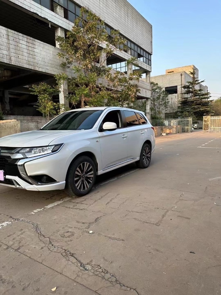 邢台22年三菱欧蓝德4