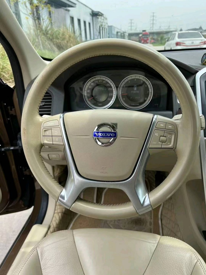 宜昌12年沃尔沃XC608
