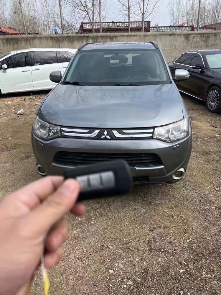 济南13年三菱欧蓝德1