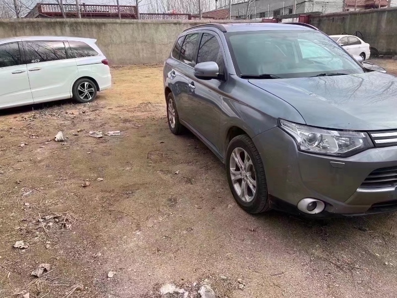 济南13年三菱欧蓝德4