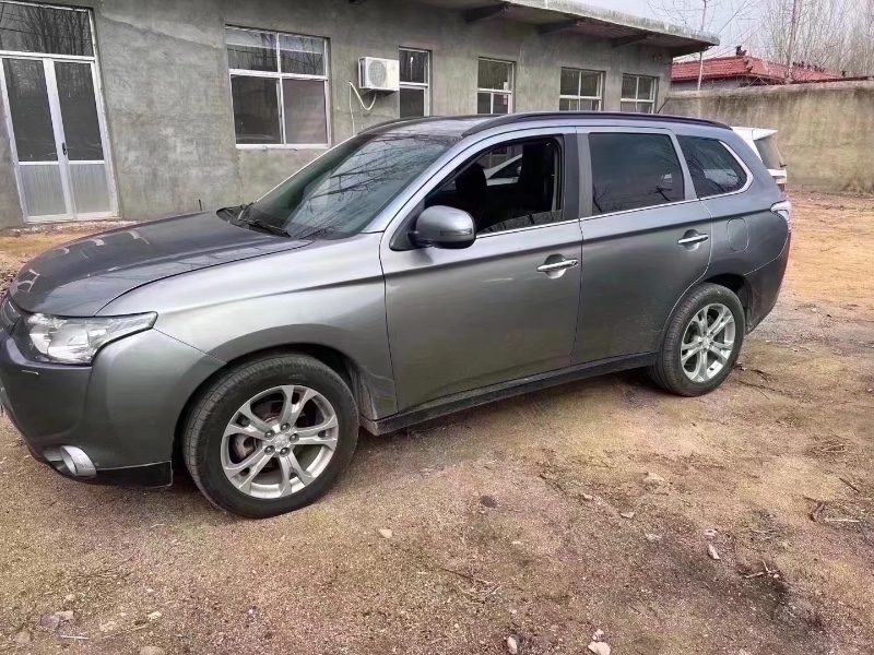 济南13年三菱欧蓝德2