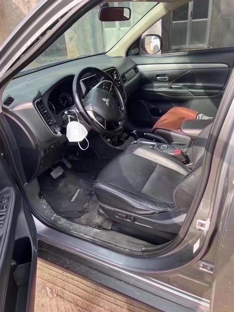 济南13年三菱欧蓝德8