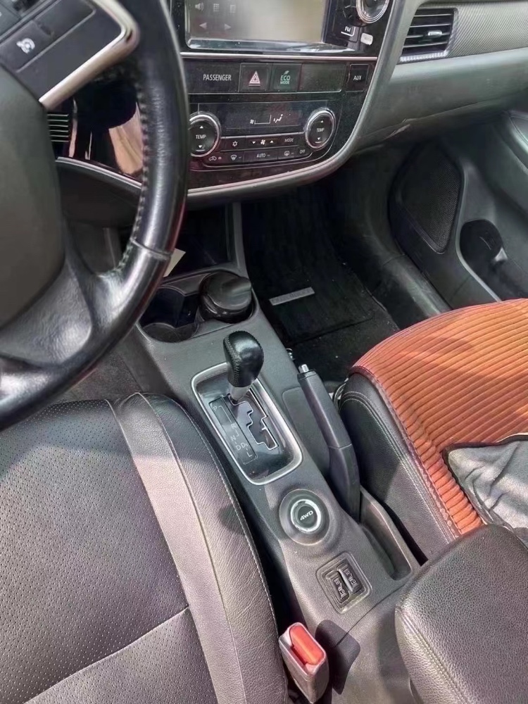 济南13年三菱欧蓝德7