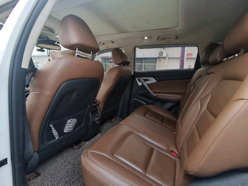 保定16年吉利博越5