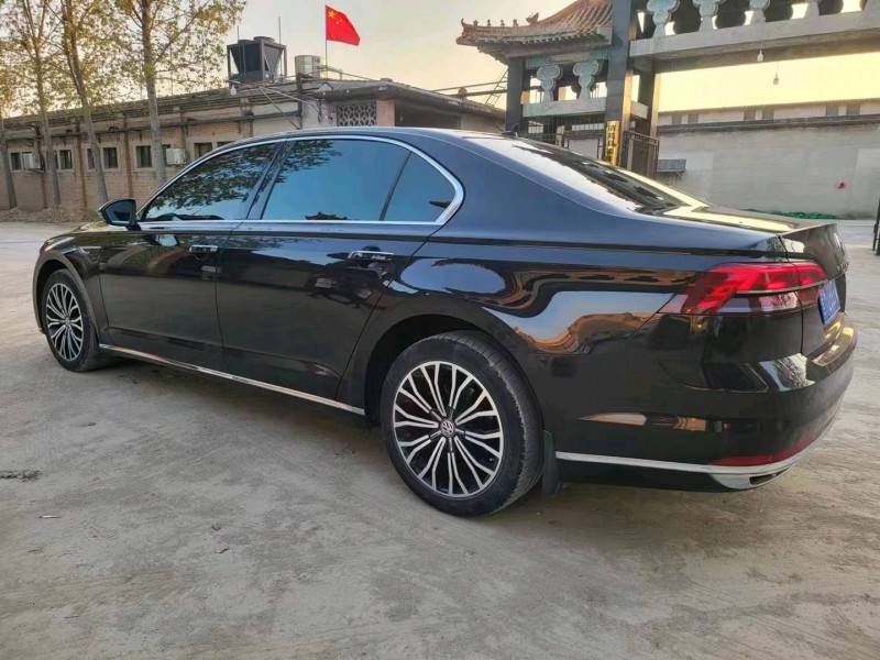 保定19年大众辉昂7