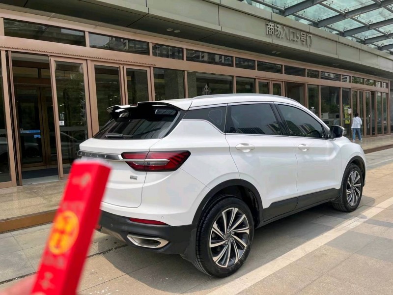 武汉19年吉利缤越5
