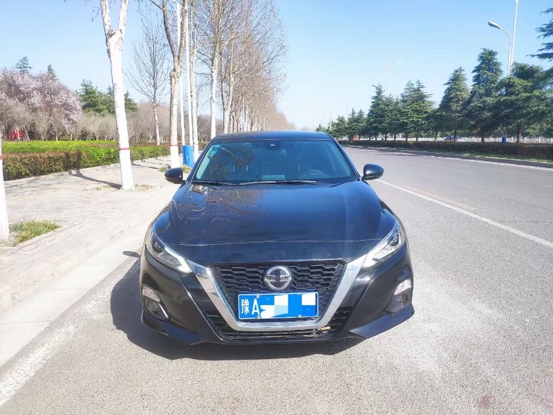 許昌19年日產天籟1