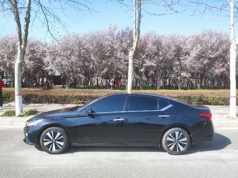 許昌19年日產天籟7
