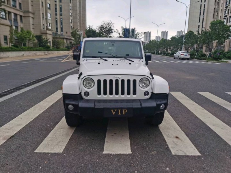 苏州16年Jeep牧马人1
