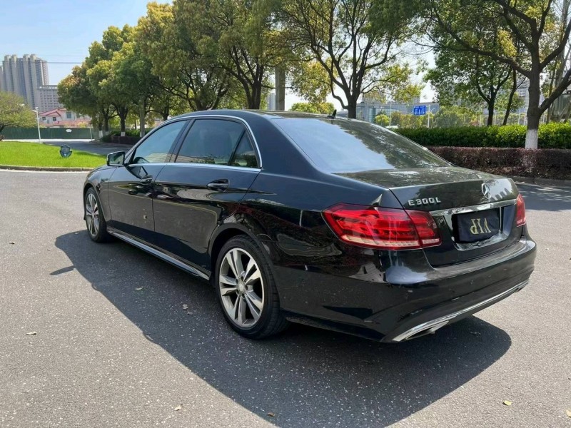 苏州14年奔驰E8