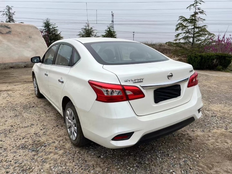 青岛22年日产轩逸6