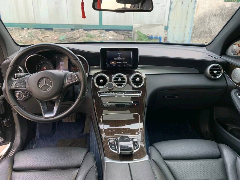 广州19年奔驰GLC4