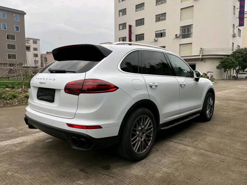 广州16年保时捷卡宴9