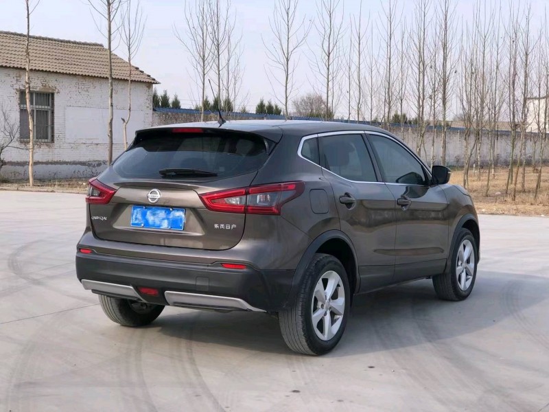 保定20年日产逍客7