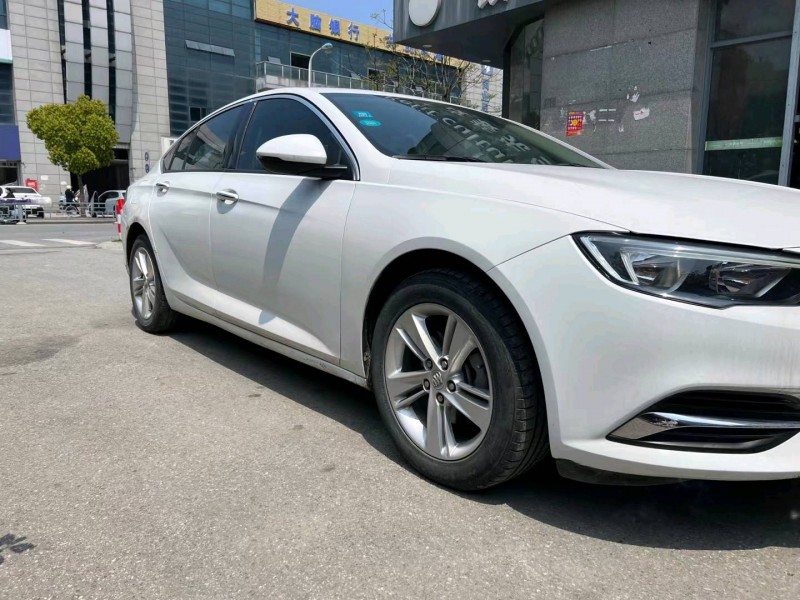 徐州20年别克君威2