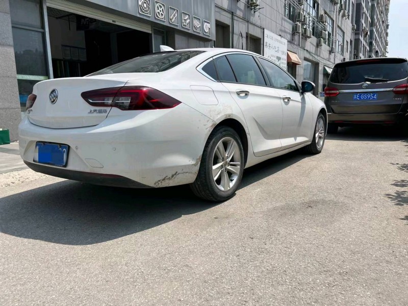 徐州20年别克君威7