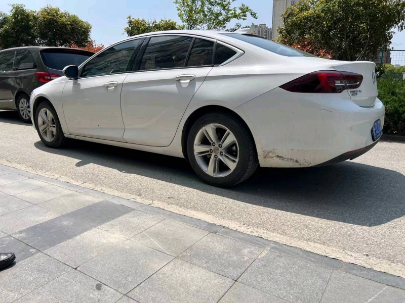 徐州20年别克君威8