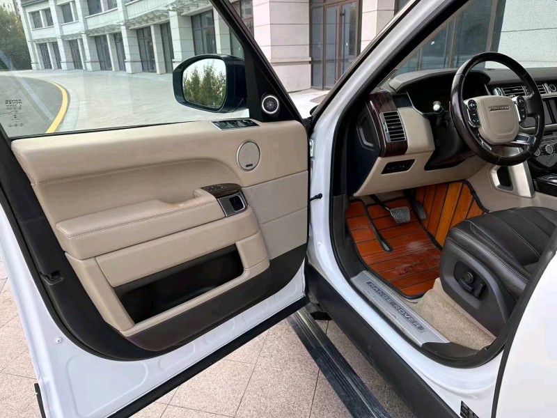 济宁16年路虎揽胜行政4