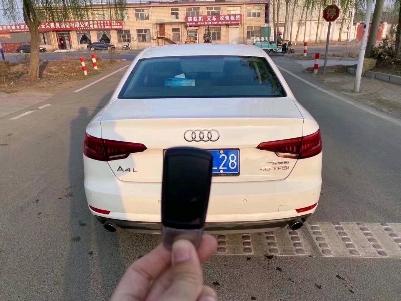 青岛17年奥迪A4L2