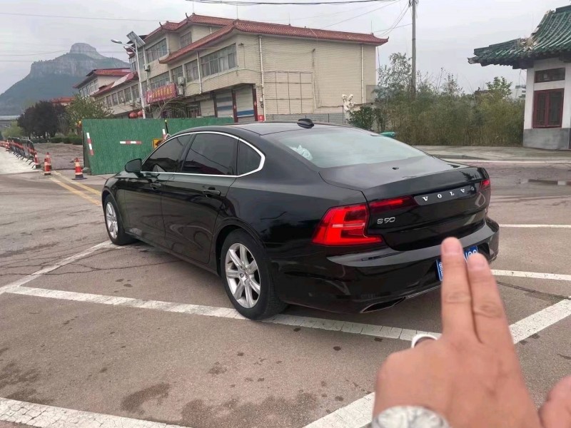 青岛17年沃尔沃S904