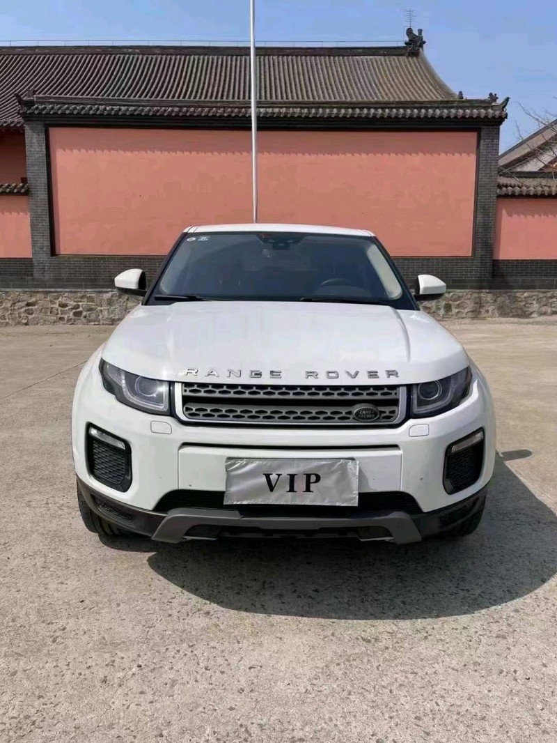 青岛18年路虎极光1