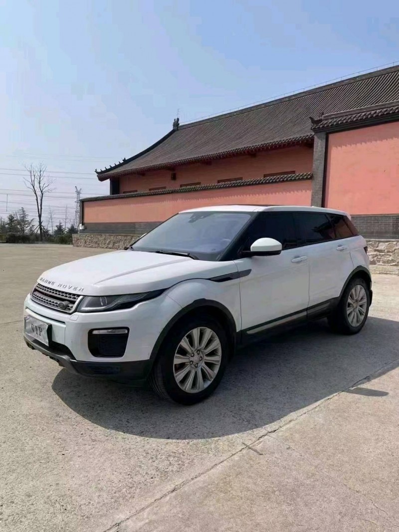 青岛18年路虎极光2