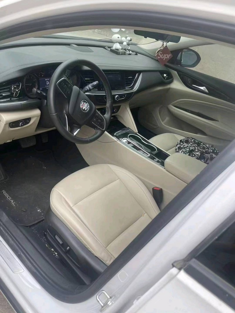 青岛21年别克君威3