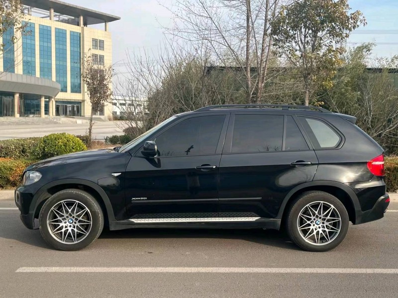 济宁09年宝马X53