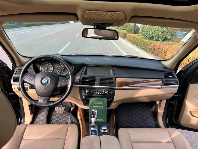 济宁09年宝马X56
