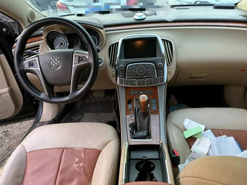 临沂12年别克君越6