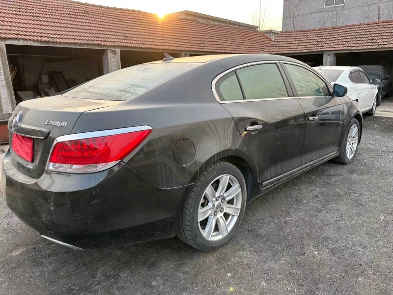 临沂12年别克君越8