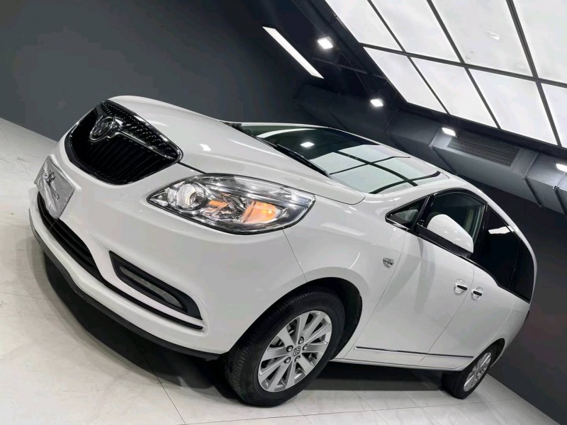 成都19年别克GL82