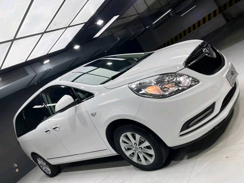 成都19年别克GL83