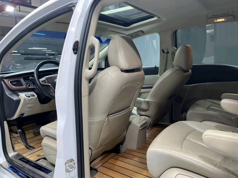 成都19年别克GL84