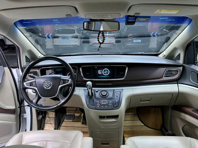 成都19年别克GL86