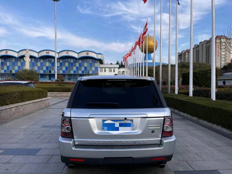 青岛11年路虎揽胜运动5