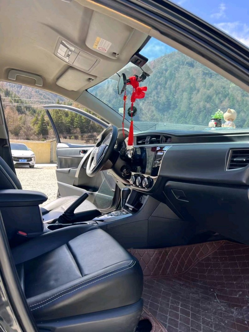 成都15年丰田卡罗拉5