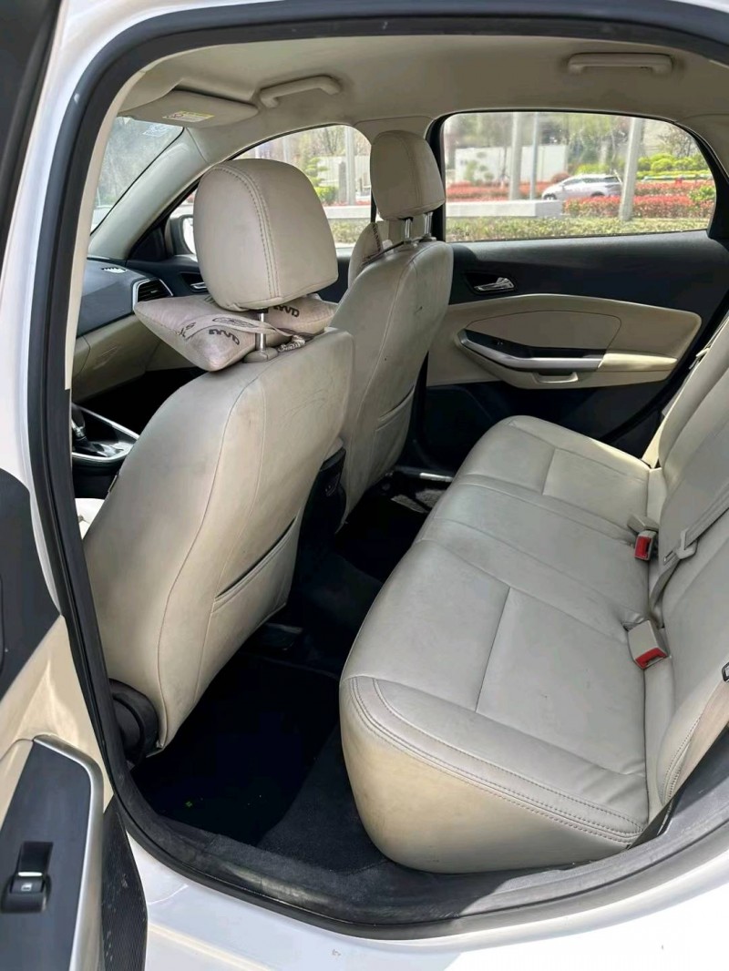 青岛16年福特福睿斯5