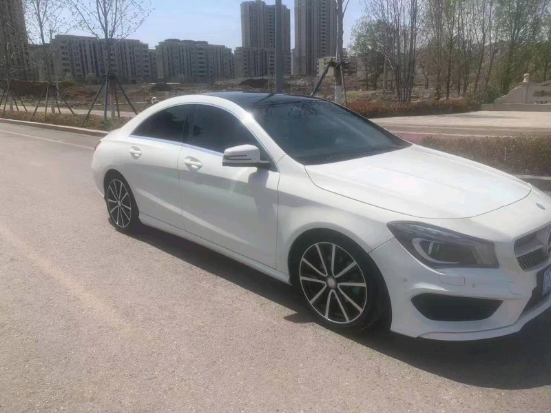 青岛16年奔驰CLA3