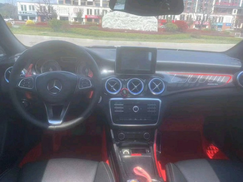 青岛16年奔驰CLA8