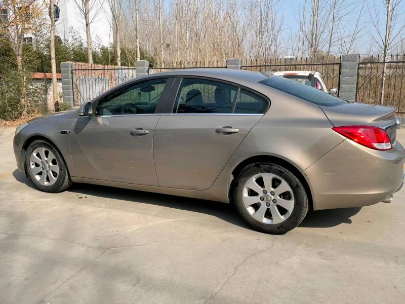 济宁13年别克君威2