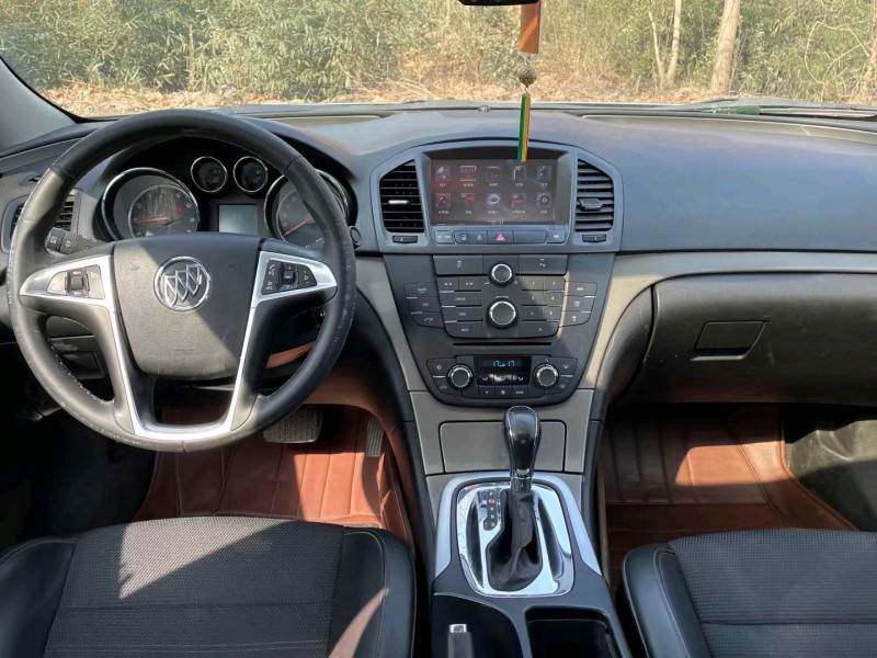 济宁13年别克君威4