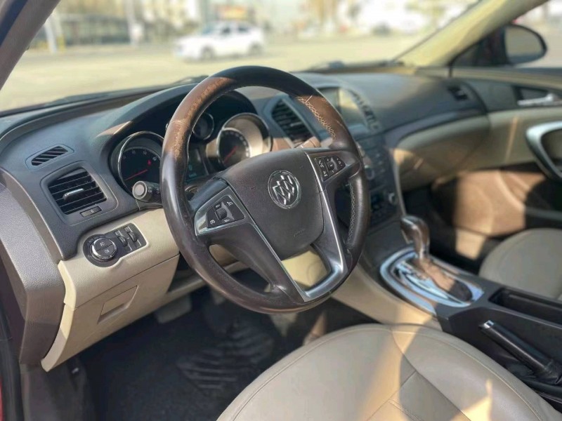 济宁13年别克君威4