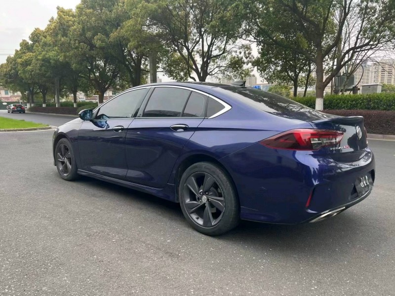 苏州18年别克君威7