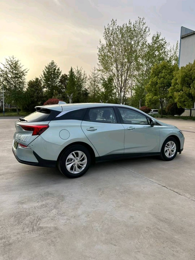 苏州23年别克微蓝7