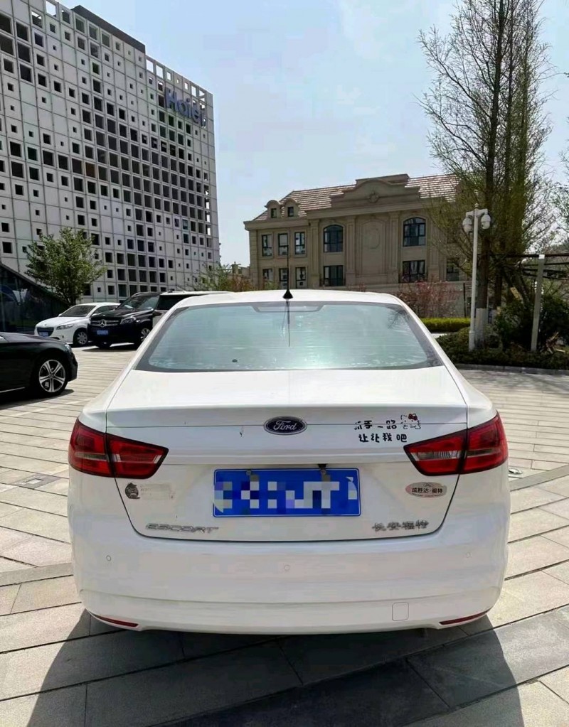 青岛16年福特福睿斯5